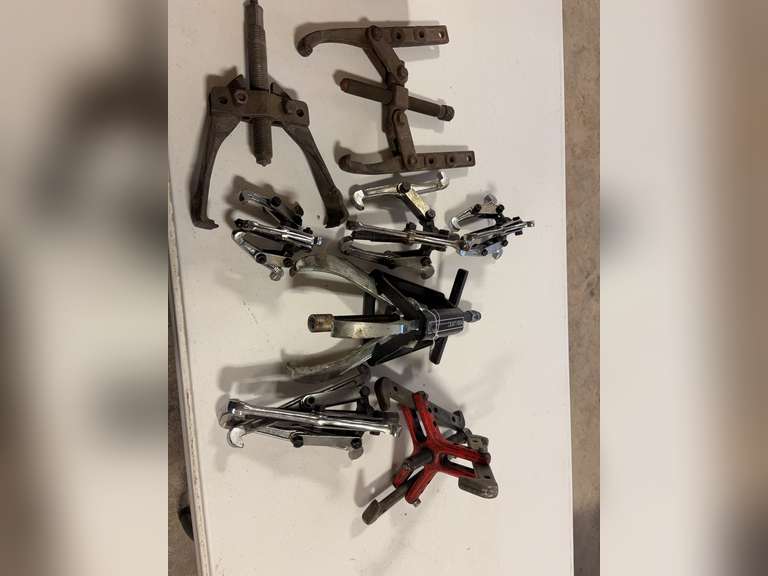 Multiple Gear Pullers image