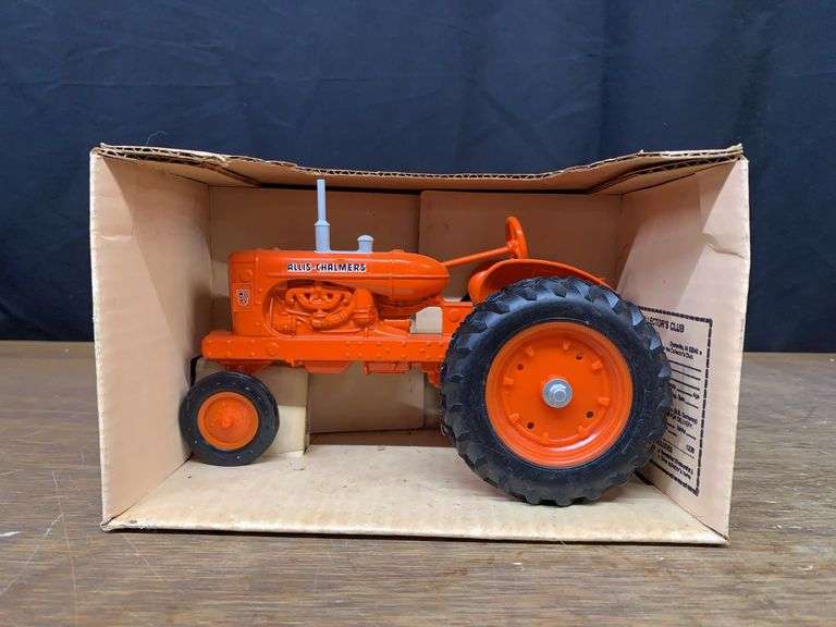 1/16 AC WD45 NIB Ertl image