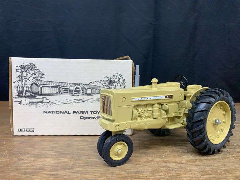 1/16 Cockshutte 570 1987 NFTM NIB Ertl image