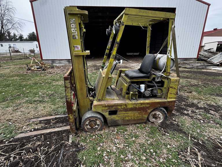 Clark LP Model C300-50 Forklift Truck image