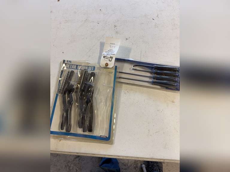 Wire Detail brush set image