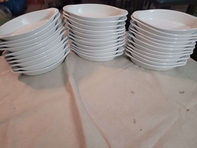 (30) 11" x 6" Serving Dishes image