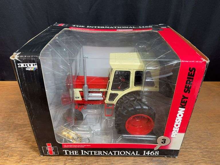1/16 IH 1468 Precision Key NIB Ertl image