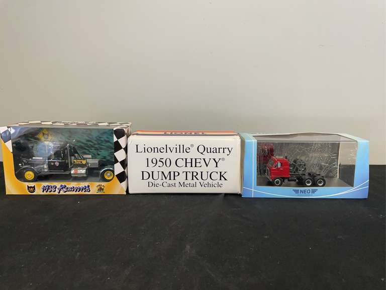 (3) Trucks NIB image