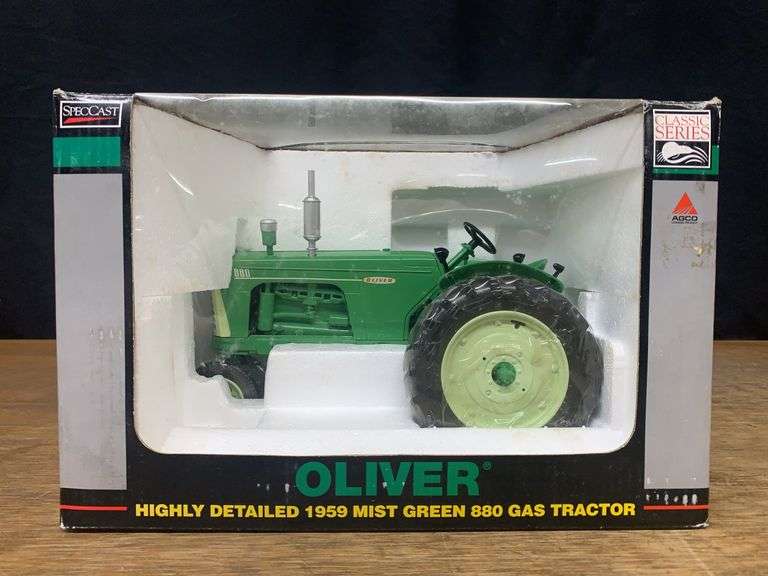 1/16 Oliver 880 Mist Green NIB SC image