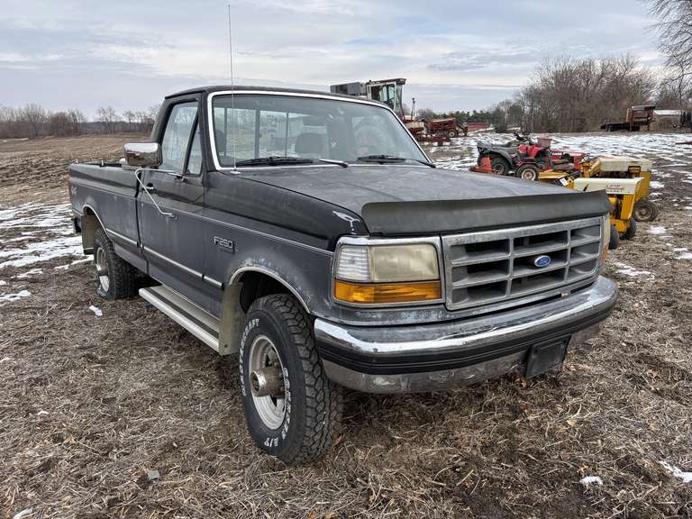 1992 Ford F-250 XLT 4 WD Long Bed Pickup image