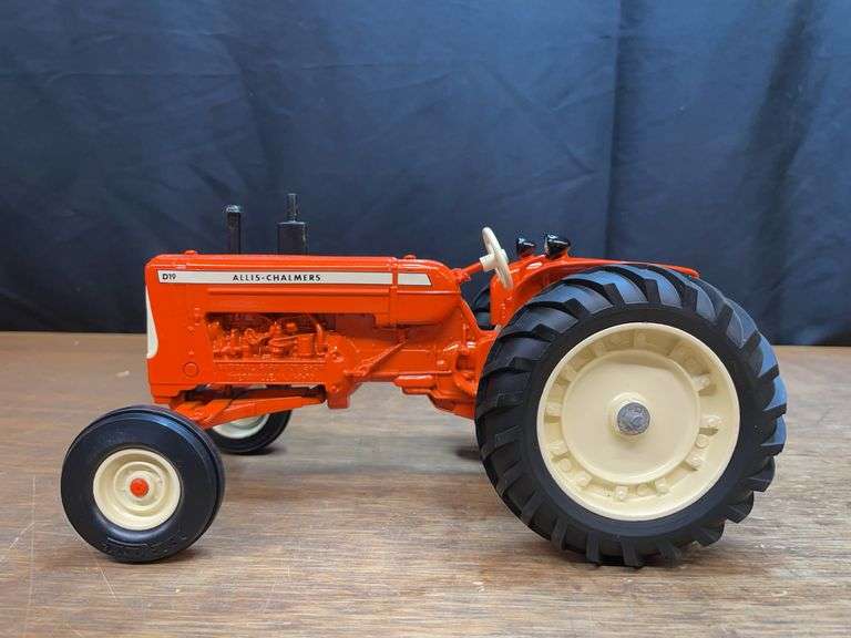 1/16 AC D19 1989 NFTS Ertl image