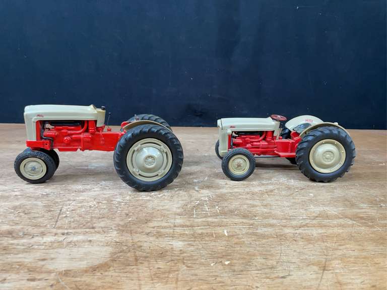 (2) 1/12 Ford 900 + NAA Product Miniature image