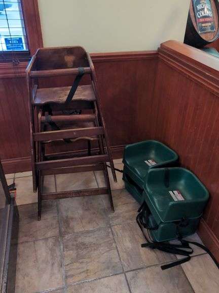 (2) HighChairs and (4) Booster Seats image