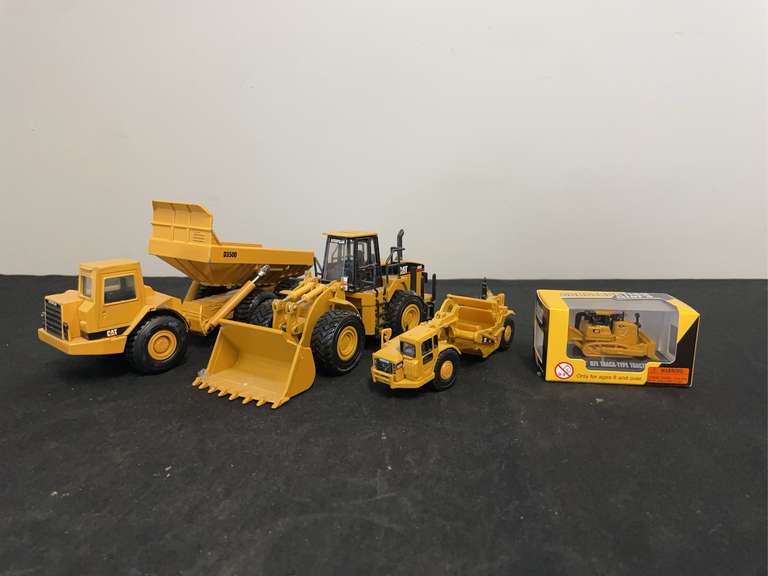 (4) Caterpillar Equipment image