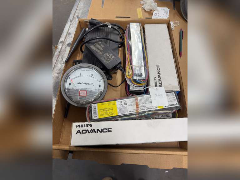 (6) Ballasts, Router, and Vacuum Gauge image