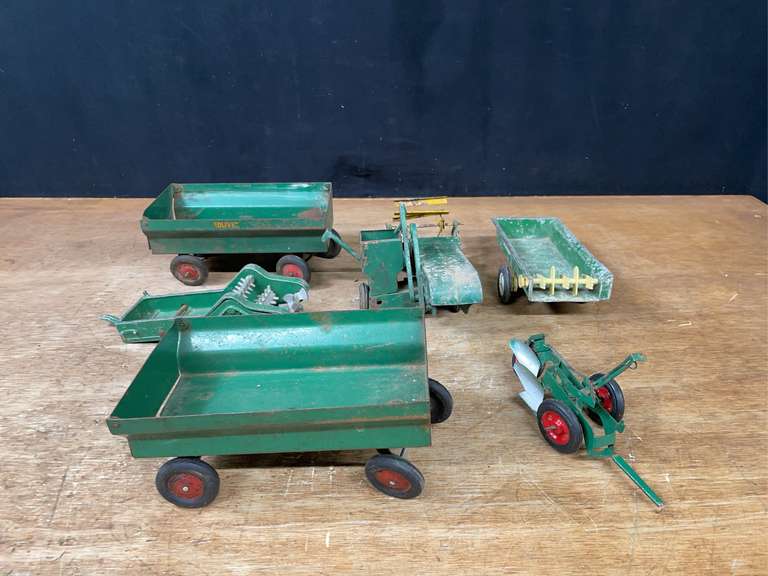 (6) 1/16 Oliver Implements image