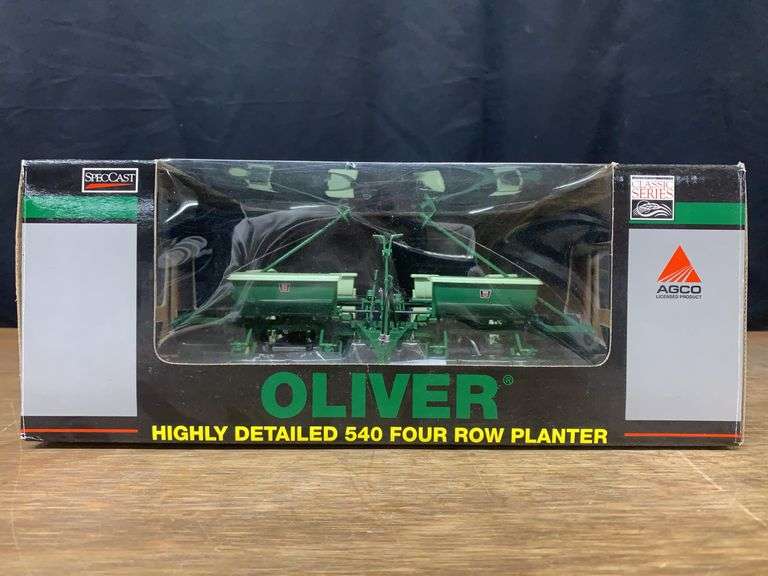 1/16 Oliver 540 Planter NIB SC image