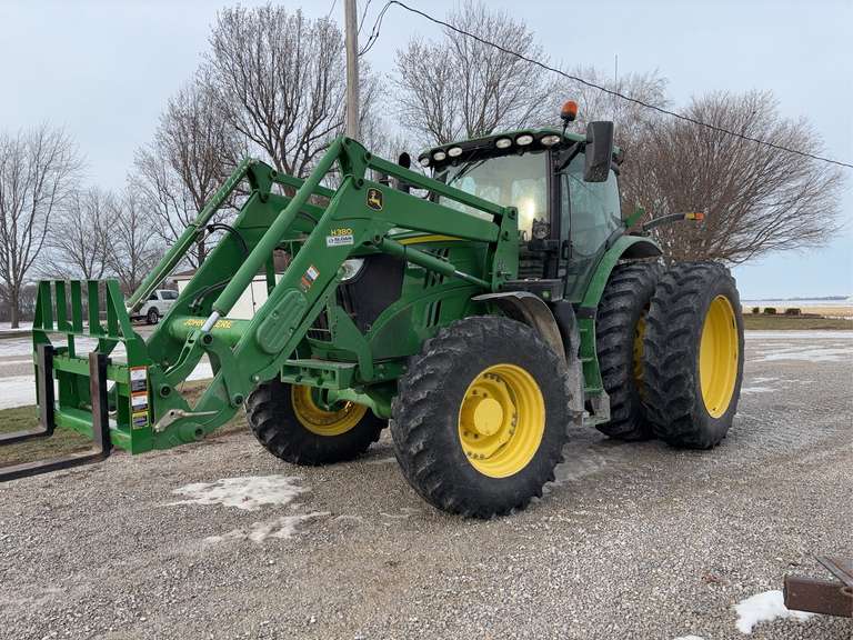 JD 6215R Tractor w/Loader image