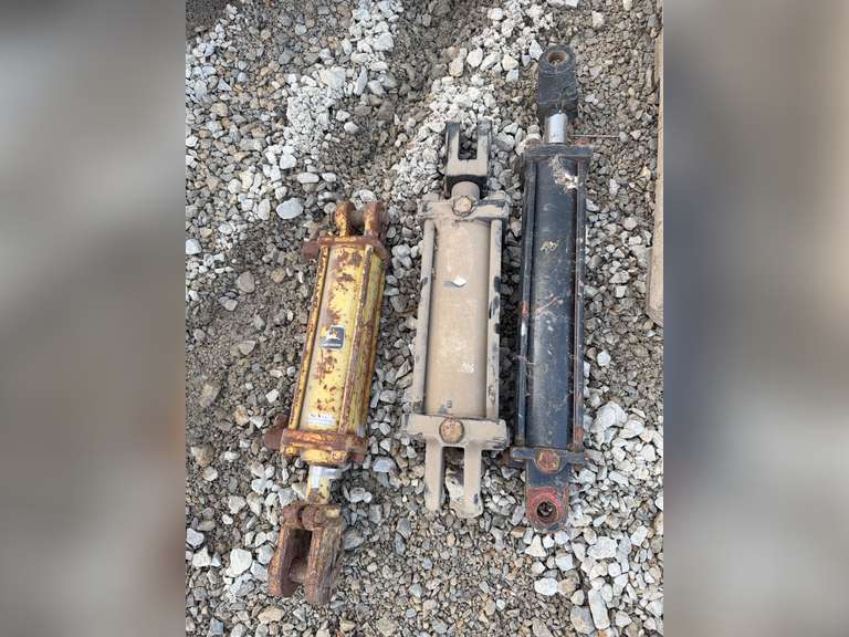 3-4” Hydraulic Cylinders image