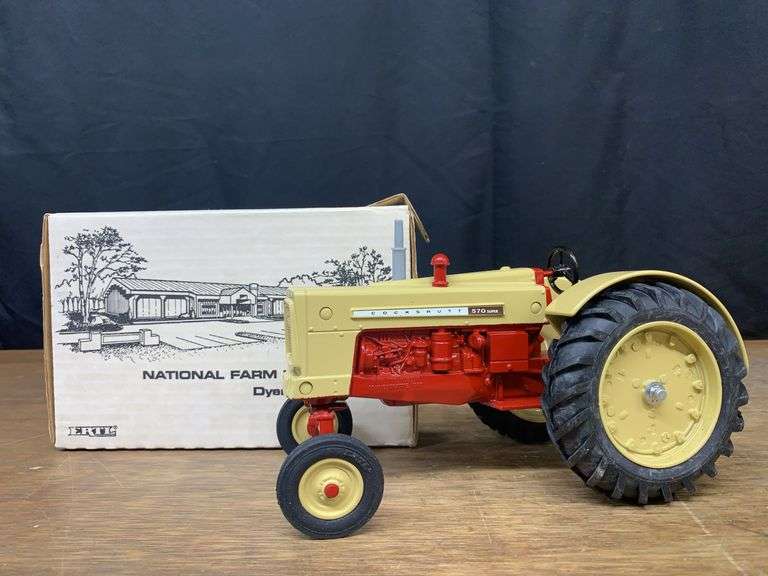 1/16 Cockshutt 570 Super 1987 NFTM NIB Ertl image