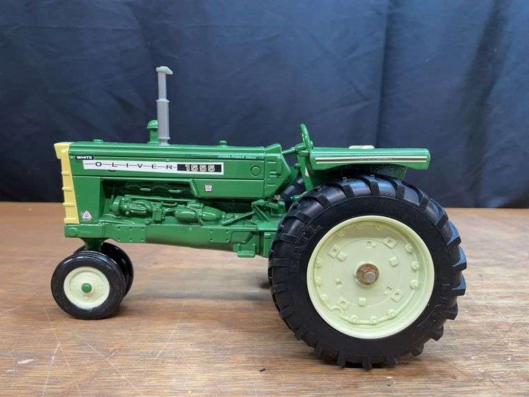 1/16 Oliver 1555 Ertl image