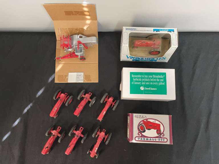 (10) 1/43 IH + Case image