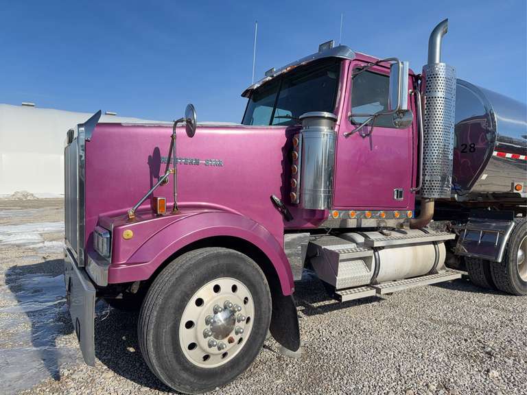 2001 Western Star Semi image