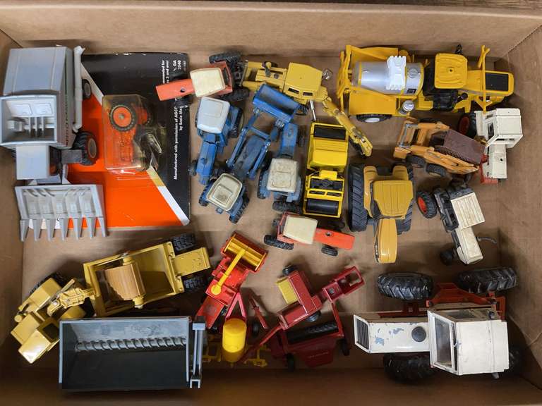 1/64 + 1/35 Toy Lot image