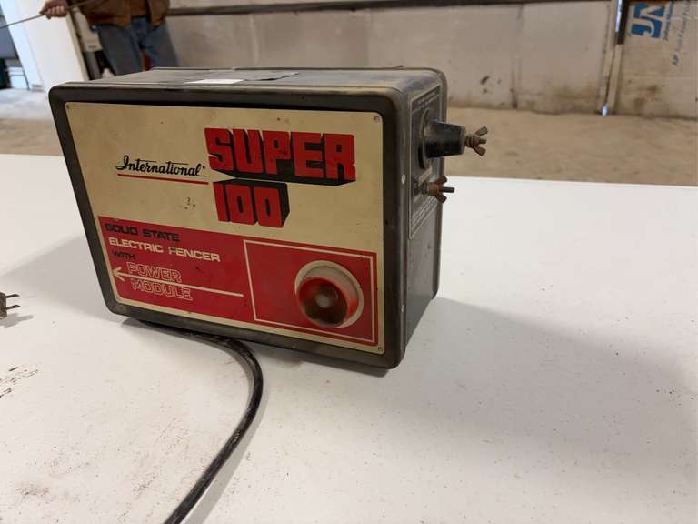 International electric fencer.  Super 100 image