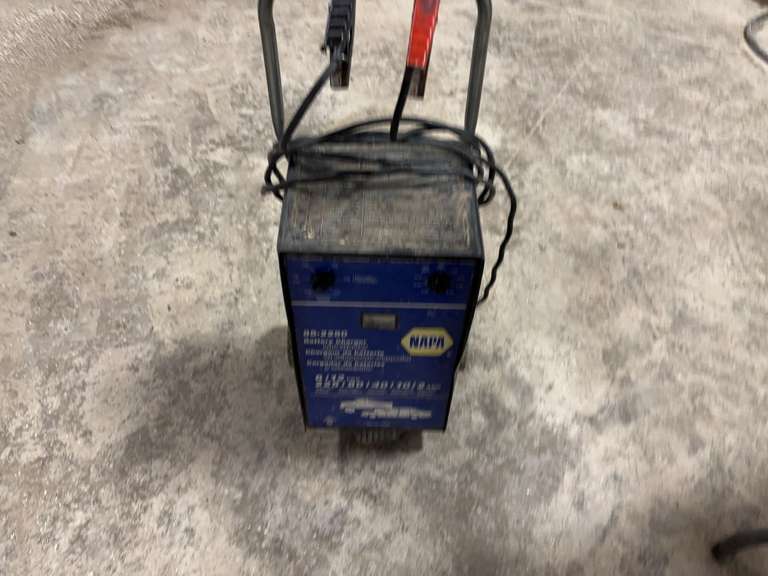 Napa 6-12 Volt Battery Charger image