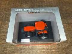 1/32 AGCO DT205B Legacy Edition NIB UH