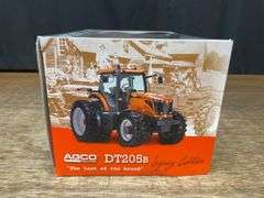 1/32 AGCO DT205B Legacy Edition NIB UH