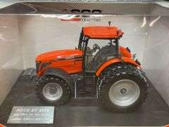 1/32 AGCO DT205B Legacy Edition NIB UH