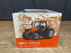 1/32 AGCO DT205B Legacy Edition NIB UH