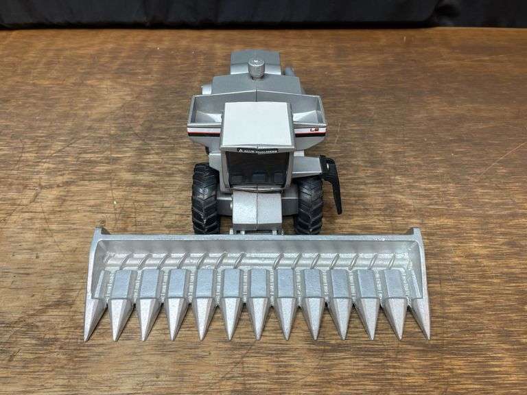 1/32 AC Gleaner L2 Combine Ertl