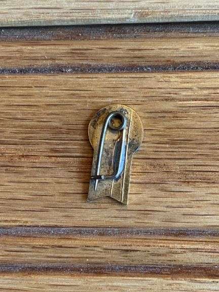 1941 McCormick-Deering Blue Ribbon Service Pin