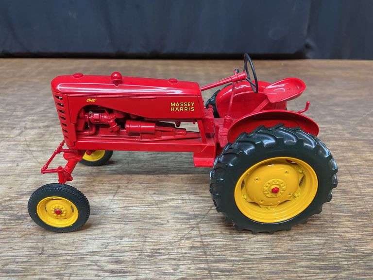 1/16 Massey-Harris Colt SC