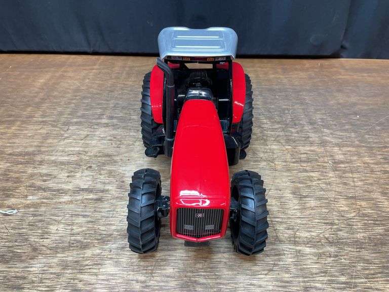 1/16 Massey Ferguson 8270 SM