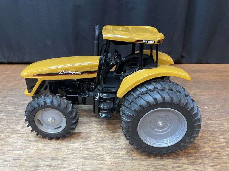 1/16 Challenger MT665 2002 FPS SM