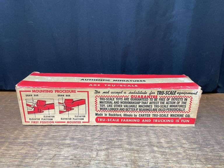 1/16 Tru-Scale Corn Picker NIB Carter