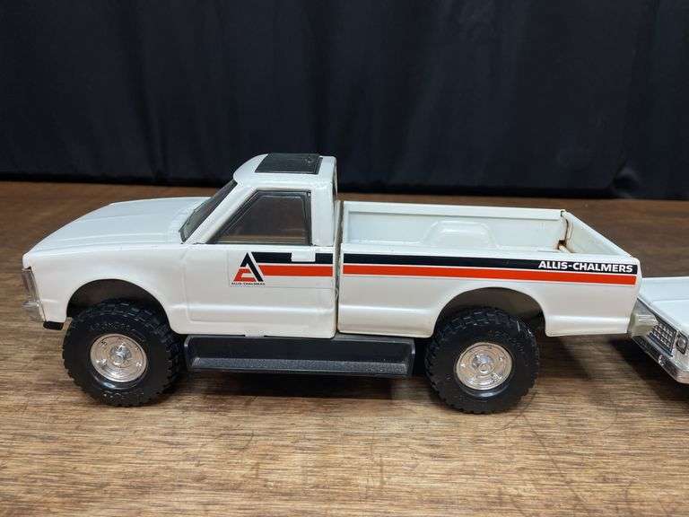 (2) AC Pickup Trucks Ertl