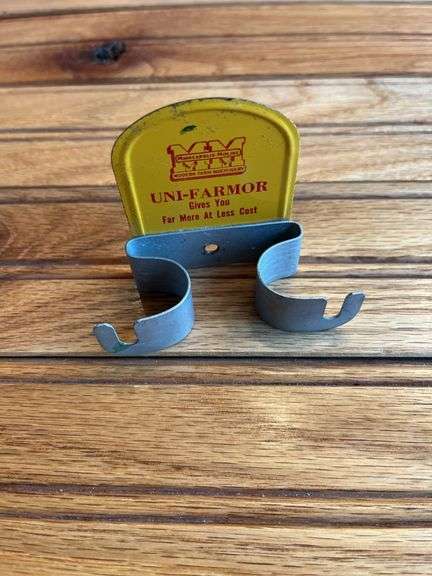 MM Broom Holder