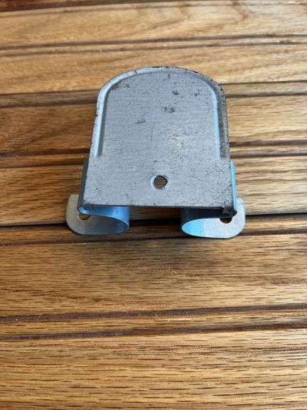 MM Broom Holder