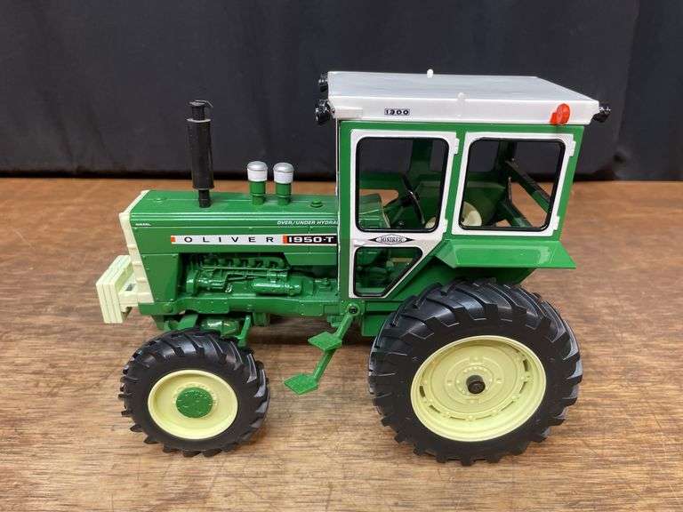 1/16 Oliver 1950-T Ertl