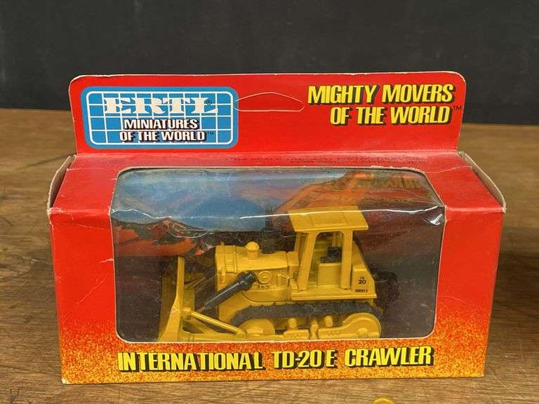(6) 1/64 IH + Caterpillar Construction