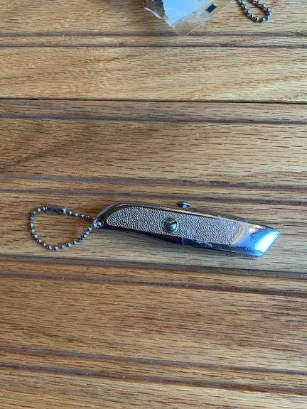 (2) IH Knife + Tape Measure