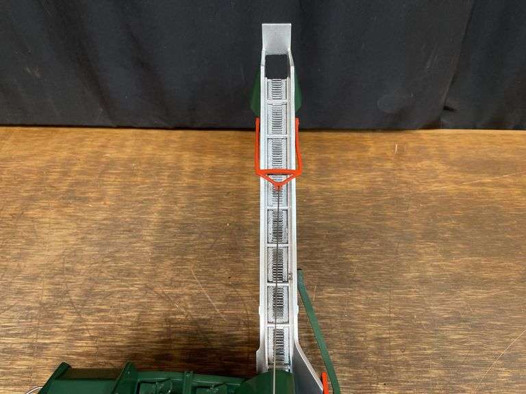 1/16 New Idea Corn Picker SC