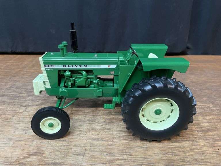 1/16 Oliver 1900 Checkerboard SC