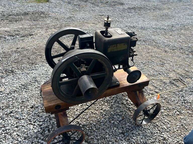 1-1/2hp McCormick Deering M