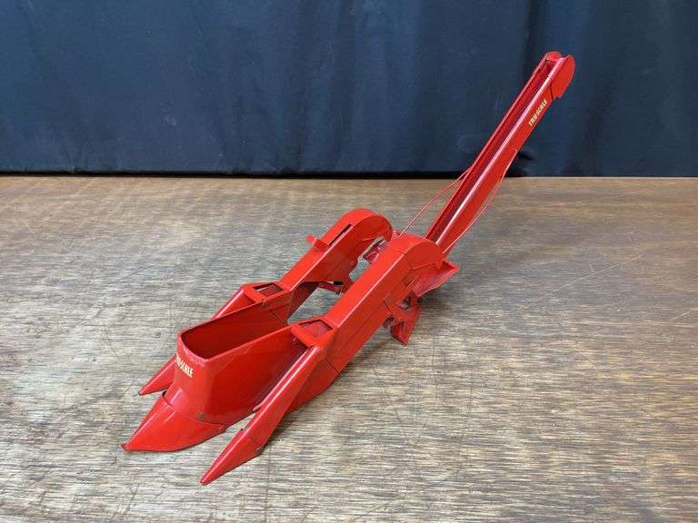 1/16 Tru-Scale Corn Picker NIB Carter