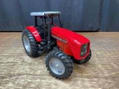 1/16 Massey Ferguson 8270 SM