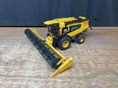 1/32 Caterpillar Lexion 590R Combine Norscot