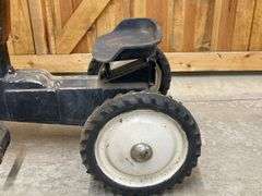 AC 7045 Pedal Tractor Ertl