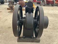 Early 3 Bolt 5 HP poppet Valve Thermoil Diesel Stationary Gas Engine.